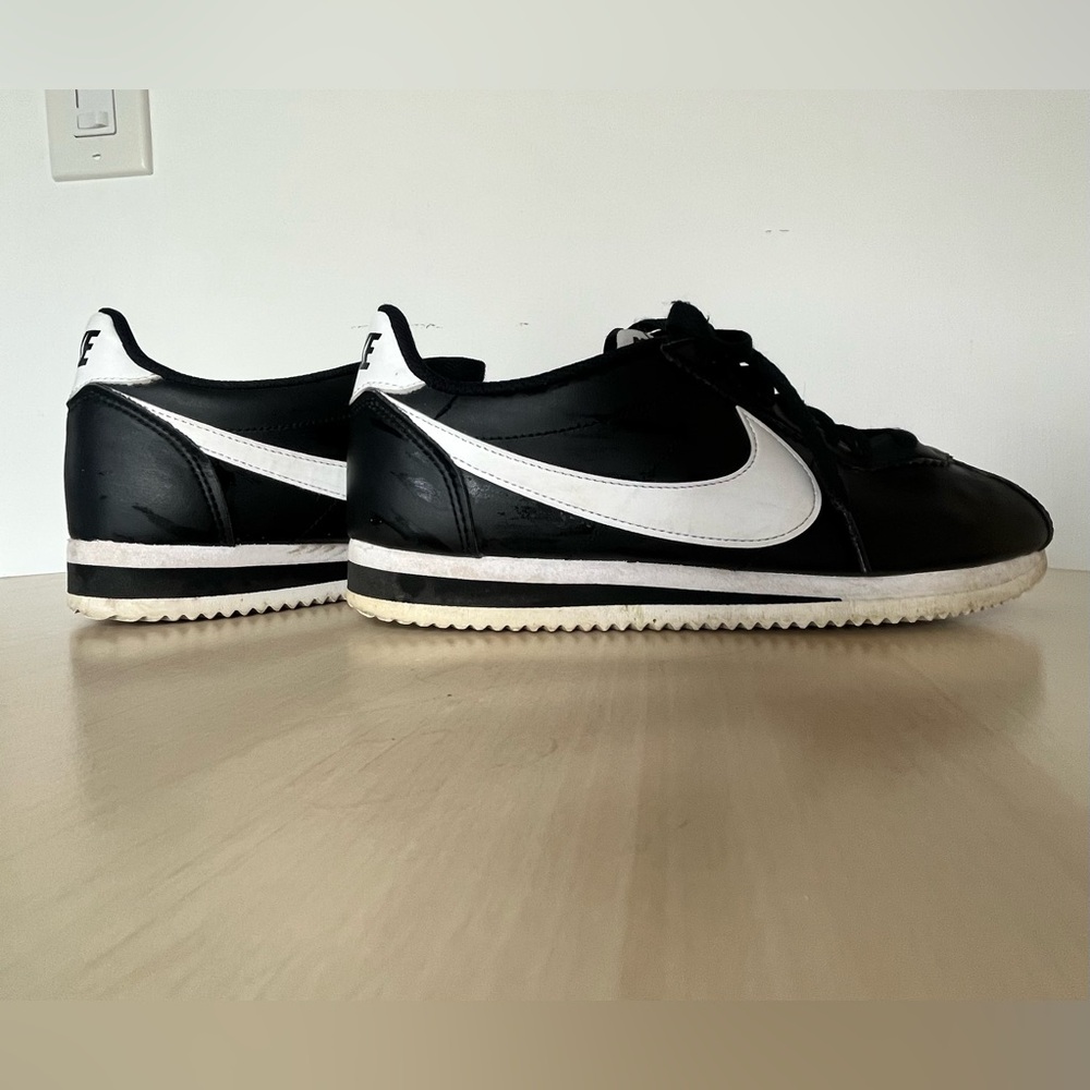 Nike - Black and White Low-Top Trainers classic leather